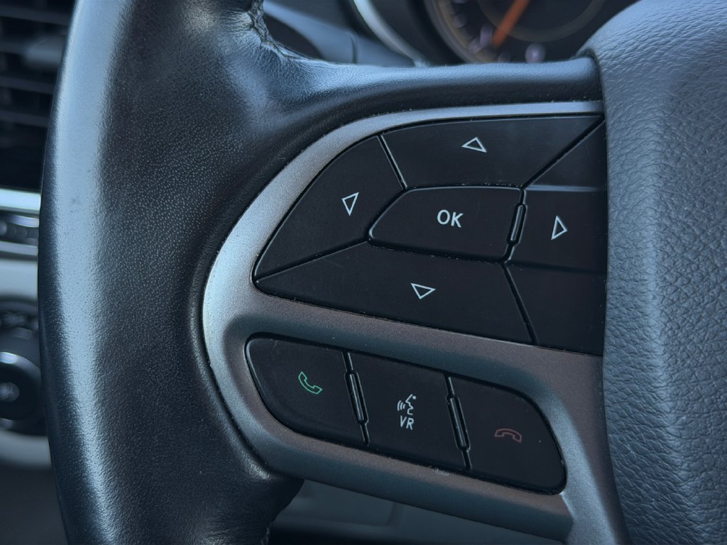 Used 2020 Jeep Cherokee Limited AWD/4WD image 13