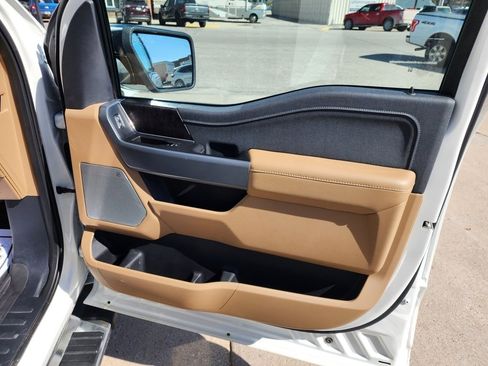 Used 2022 Ford F150 Lariat image 13