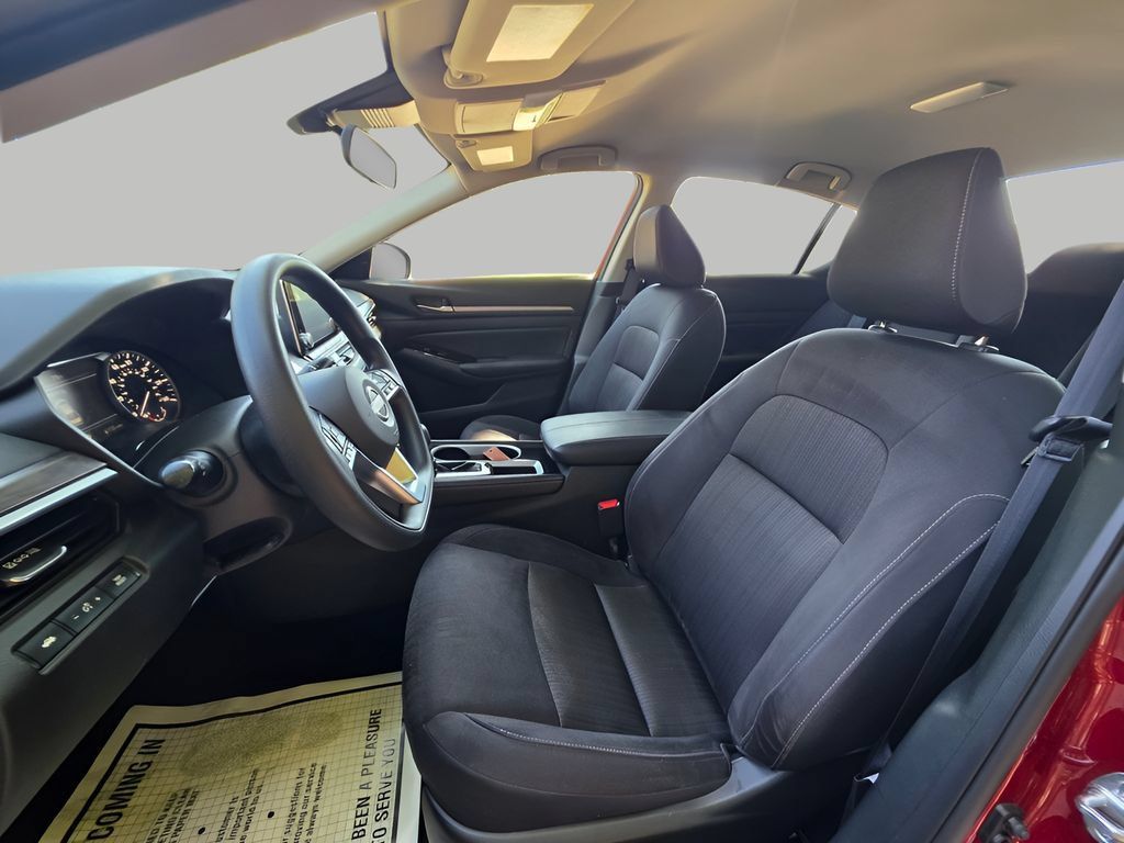 Used 2023 Nissan Altima 2.5 SV FWD image 16