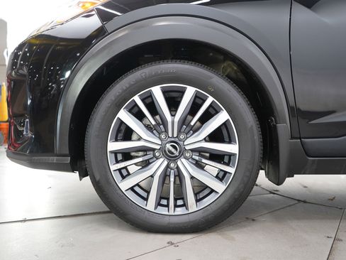 Used 2024 Nissan Kicks SV image 25