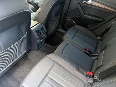 Used 2025 Audi Q5 2.0T Premium image 9