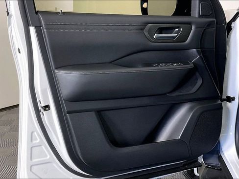 New 2026 Nissan Armada SV RWD image 41
