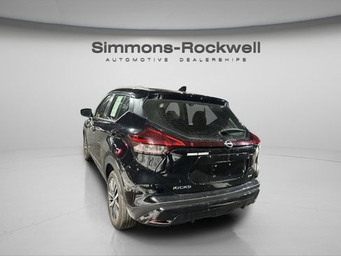 Used 2024 Nissan Kicks SV image 6