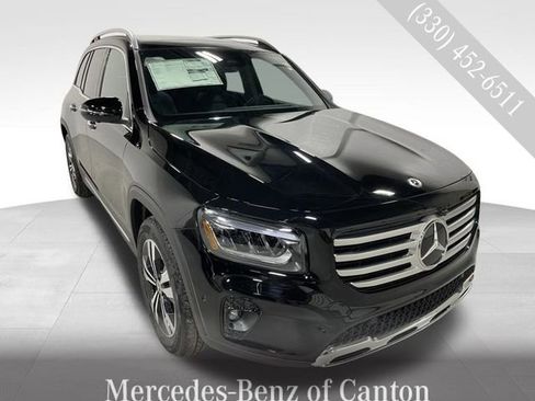 New 2025 Mercedes-Benz GLB 250 4MATIC image 1