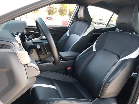 Used 2025 Toyota Camry SE FWD image 27