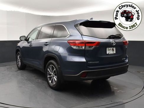 Used 2019 Toyota Highlander XLE image 4