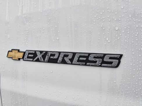 New 2025 Chevrolet Express 2500 Extended w/ Enhanced Convenience Package RWD image 32
