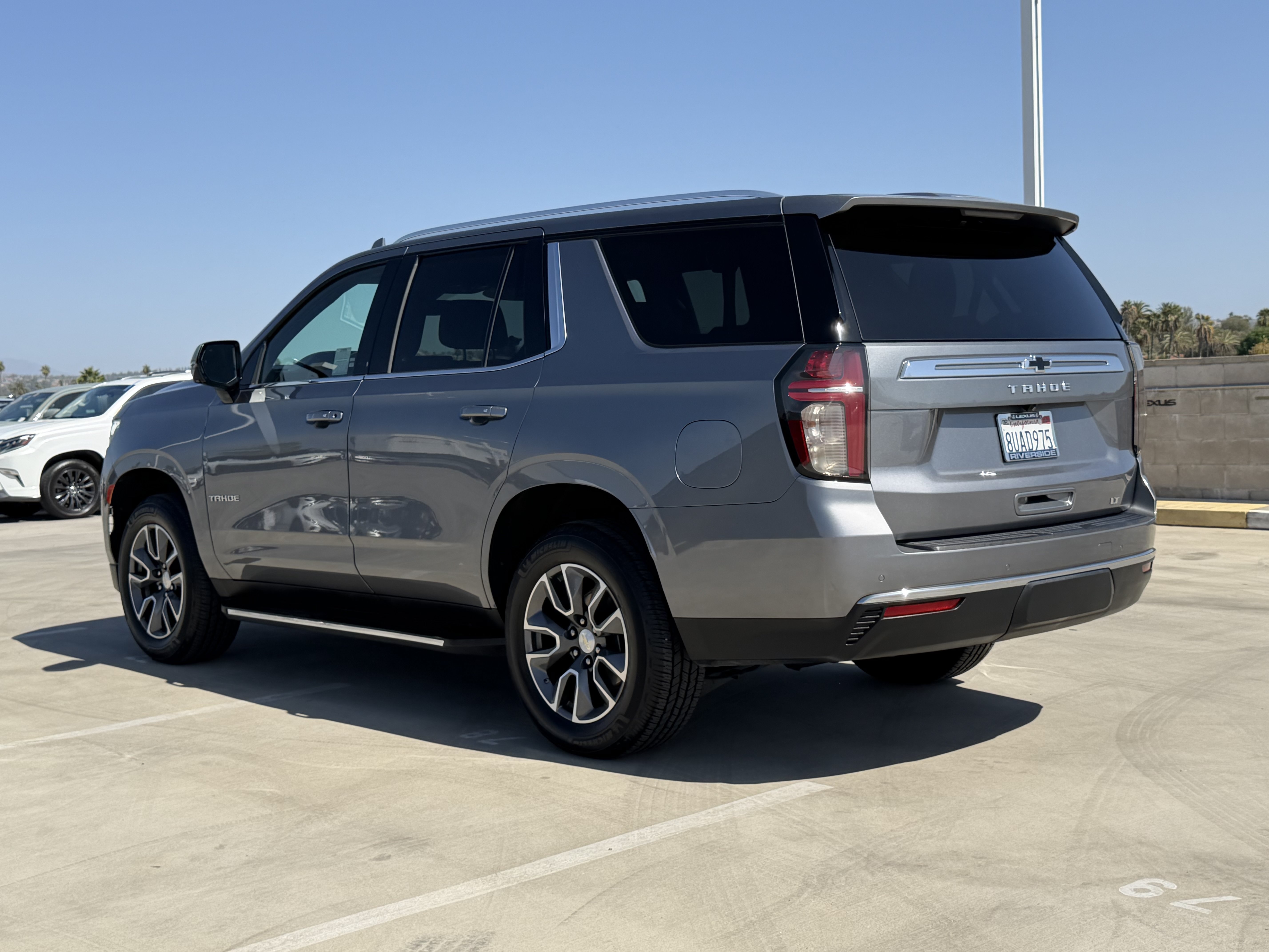 Used 2021 Chevrolet Tahoe LT w/ LT Signature Package RWD image 7