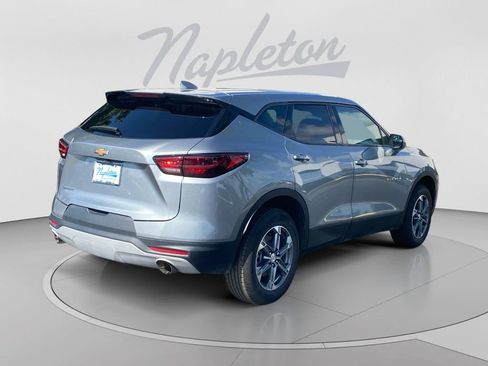 Used 2025 Chevrolet Blazer LT FWD image 6