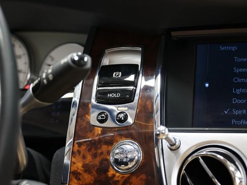 Used 2010 Rolls-Royce Ghost RWD image 30