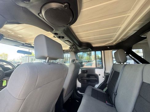 Used 2009 Jeep Wrangler Unlimited X w/ Trailer Tow Group AWD/4WD image 13