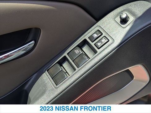 Used 2023 Nissan Frontier SV w/ SV Convenience Package RWD image 13