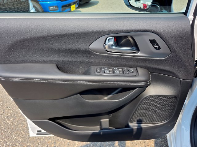 New 2027 Chrysler Pacifica Select AWD/4WD image 24