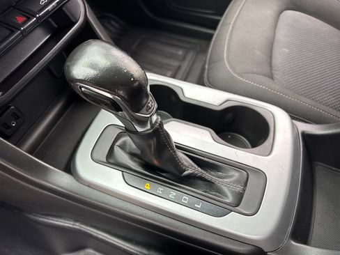 Used 2022 Chevrolet Colorado LT w/ Fleet Safety Package image 14