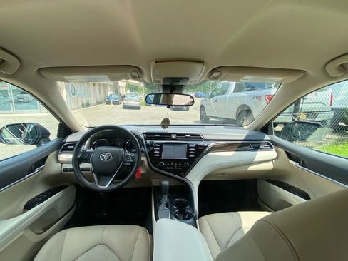 Used 2019 Toyota Camry LE image 21