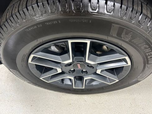 Used 2026 GMC Terrain AT4 w/ LPO, Floor Liner Package AWD/4WD image 9