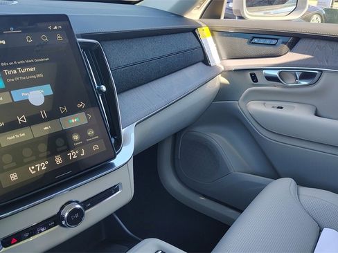 New 2026 Volvo XC90 B6 Ultra image 25