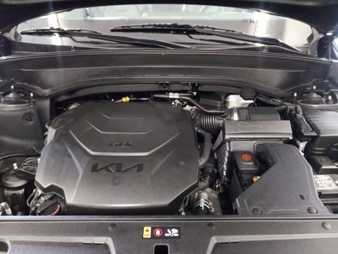 Certified 2025 Kia Telluride S AWD/4WD image 8