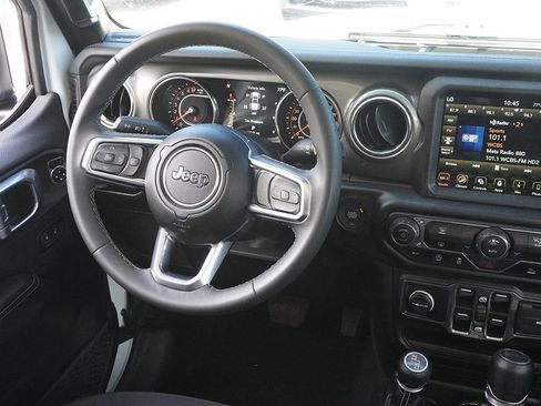 Used 2023 Jeep Gladiator Overland AWD/4WD image 27