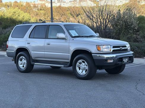 Used 2000 Toyota 4Runner SR5 image 1