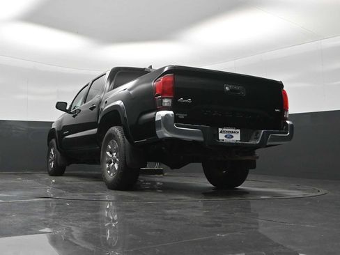 Used 2019 Toyota Tacoma SR5 AWD/4WD image 22
