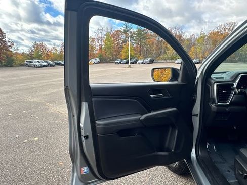 Used 2024 GMC Canyon Elevation w/ Convenience Package image 24