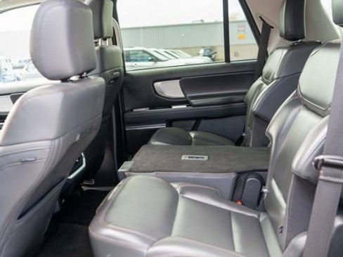 Used 2025 Ford Expedition Active AWD/4WD image 11