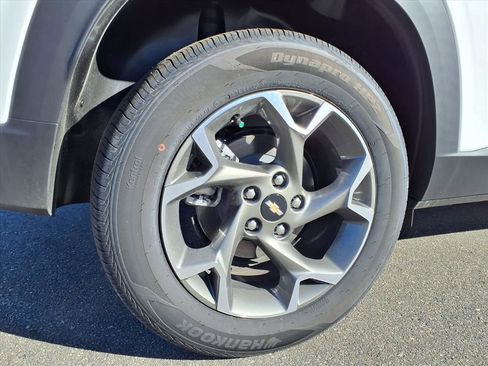 New 2026 Chevrolet Trax LS w/ LS Convenience Package FWD image 23
