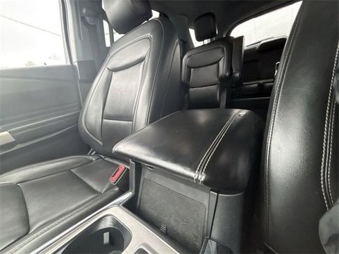 Used 2022 Ford Explorer XLT w/ Equipment Group 202A image 23