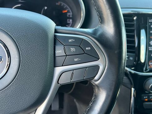 Used 2022 Jeep Grand Cherokee Laredo X AWD/4WD image 30
