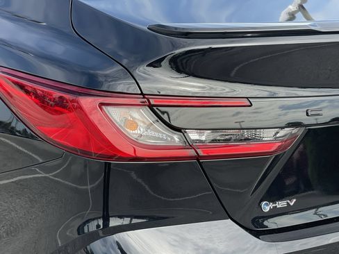 Used 2025 Toyota Camry SE w/ Convenience Package FWD image 7