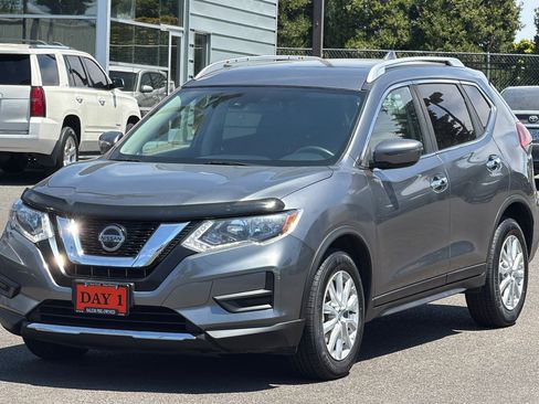 Used 2020 Nissan Rogue SV FWD image 10