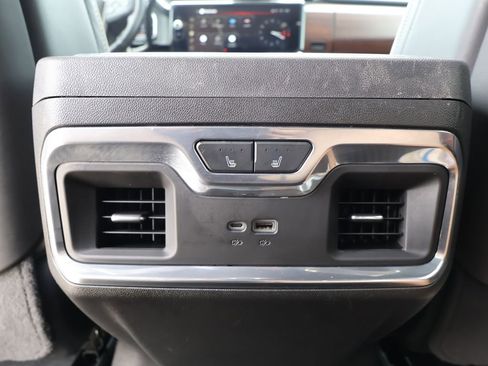 Used 2024 GMC Sierra 2500 Denali Ultimate AWD/4WD image 32