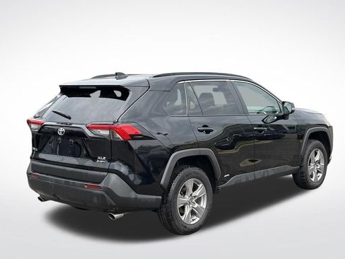 Used 2025 Toyota RAV4 XLE AWD/4WD image 6