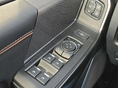 Used 2024 Ford F250 Platinum image 13