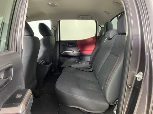Certified 2023 Toyota Tacoma SR5 AWD/4WD image 9