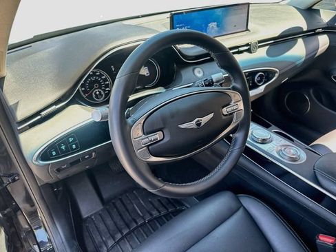 Used 2025 Genesis GV70 2.5T AWD/4WD image 10