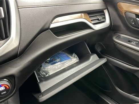 Used 2021 GMC Terrain SLE w/ Driver Convenience Package image 28