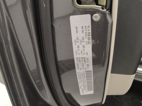 Used 2018 Chrysler Pacifica Touring-L Plus w/ Advanced Safetytec Group FWD image 33