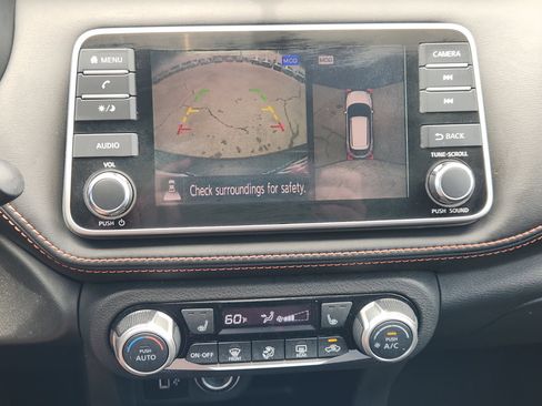 Used 2018 Nissan Kicks SR w/ Premium Package FWD image 19