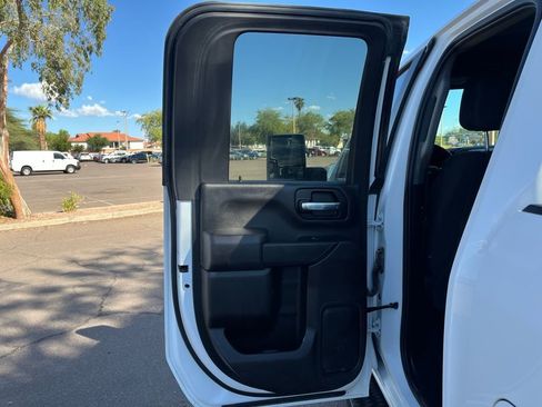 Used 2022 Chevrolet Silverado 2500 LT w/ Convenience Package image 23