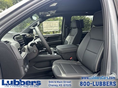 New 2025 Chevrolet Suburban Premier AWD/4WD image 11