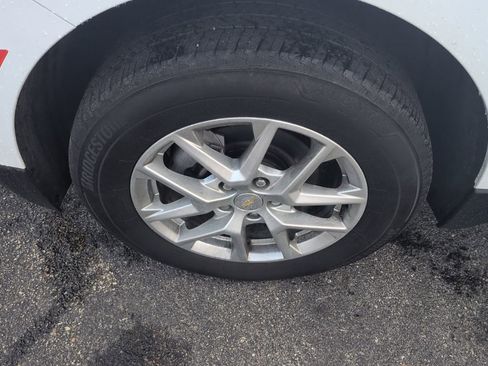 Used 2023 Chevrolet Equinox LT AWD/4WD image 14