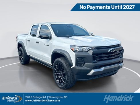 Used 2024 Chevrolet Colorado Trail Boss w/ Technology Package AWD/4WD image 1