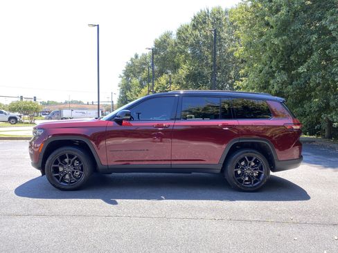 Used 2025 Jeep Grand Cherokee L Limited w/ Trailer Tow Package AWD/4WD image 6