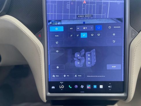 Used 2018 Tesla Model S 100D AWD/4WD image 29