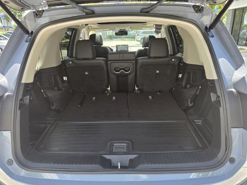 Certified 2025 Honda Pilot Touring image 14