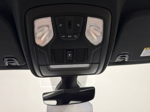 Used 2021 RAM 1500 Big Horn AWD/4WD image 34