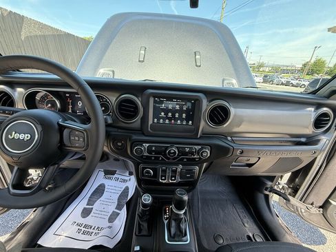 Used 2023 Jeep Wrangler Sport AWD/4WD image 36
