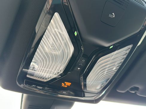 Certified 2024 BMW 330i Sedan w/ M Sport Package image 37